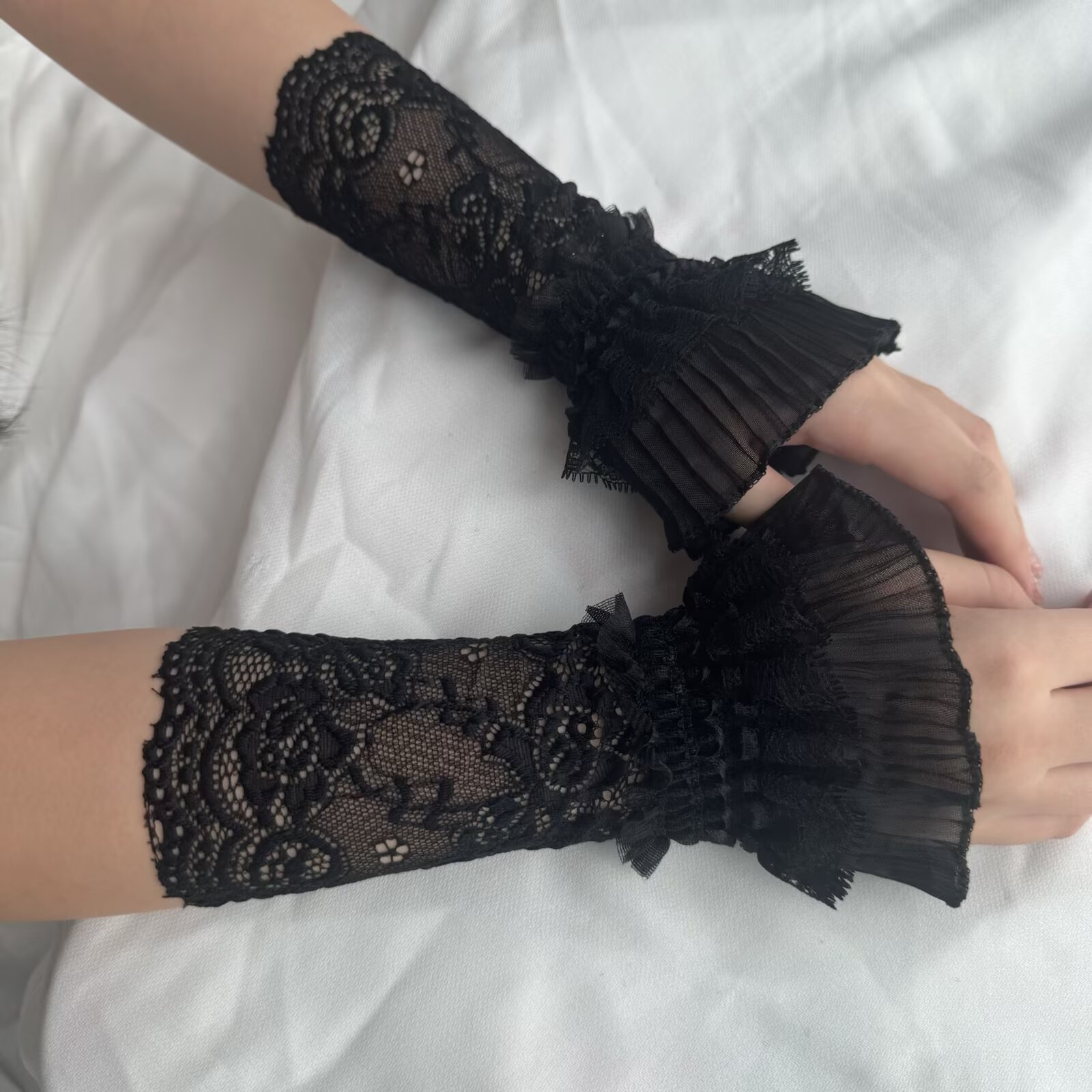 Lace Hollow Wrist Covers Trump - Event Suppliers review and price